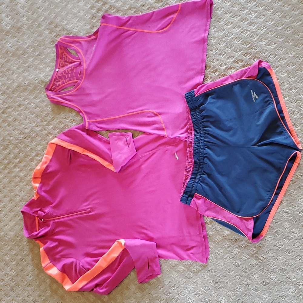 SET - Women's Brooks Running 1/4 zip, tank, shorts